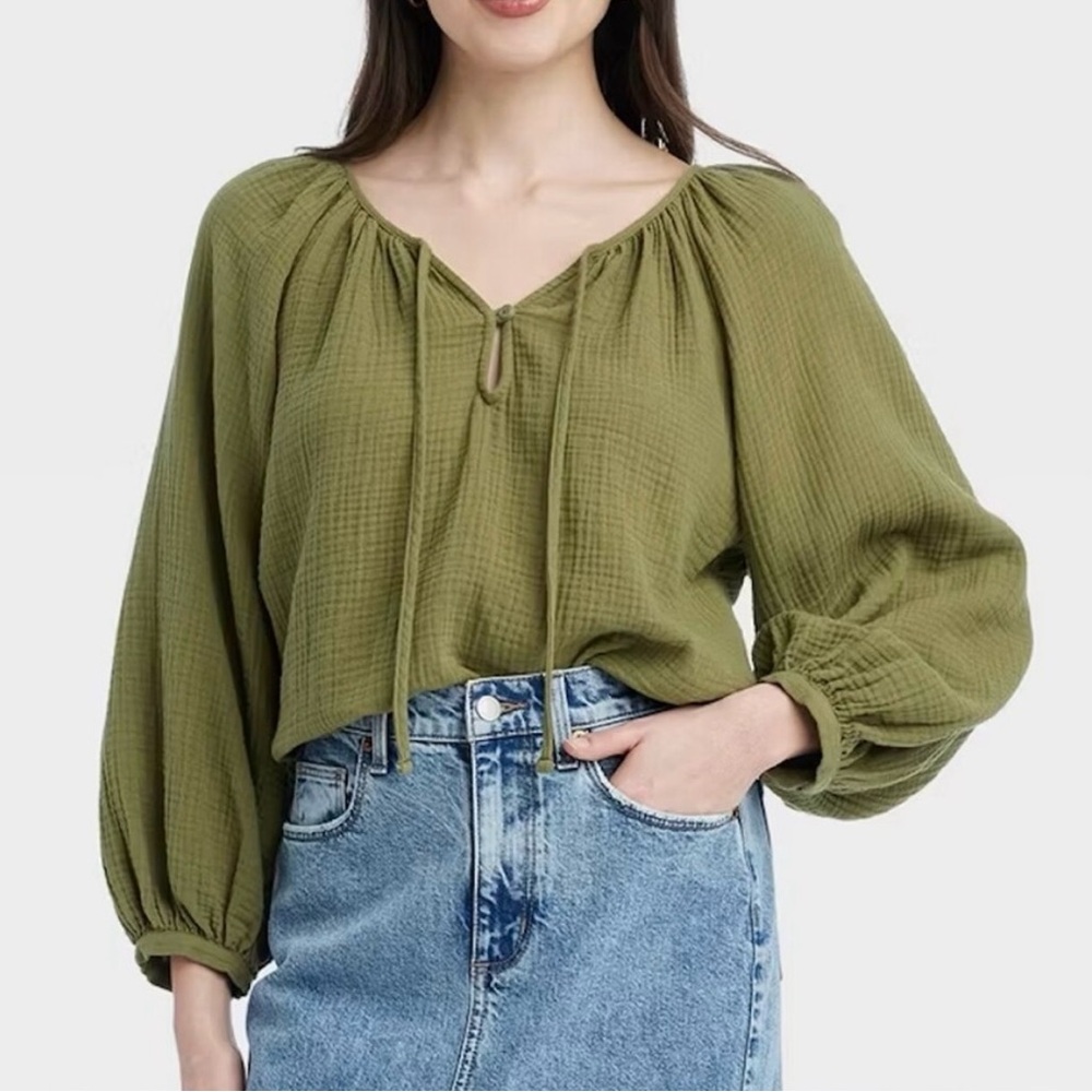 Universal Threads flowy top khaki/ green